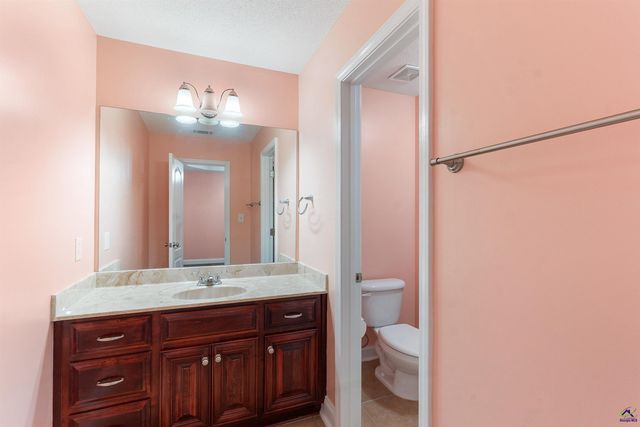 221 Hathersage Drive, Kathleen, GA 31047
