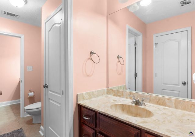 221 Hathersage Drive, Kathleen, GA 31047