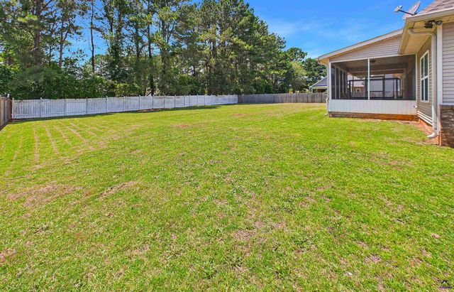 221 Hathersage Drive, Kathleen, GA 31047