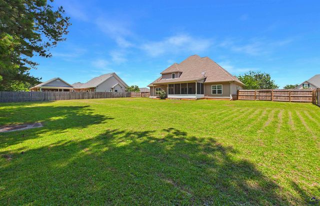 221 Hathersage Drive, Kathleen, GA 31047