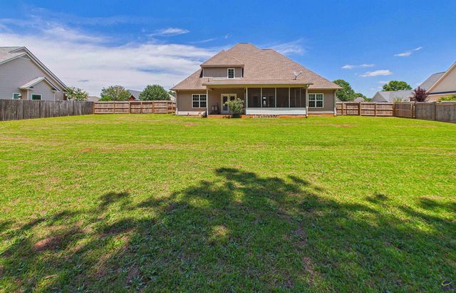 221 Hathersage Drive, Kathleen, GA 31047