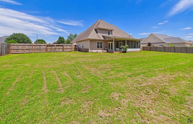 221 Hathersage Drive, Kathleen, GA 31047