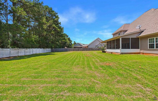 221 Hathersage Drive, Kathleen, GA 31047