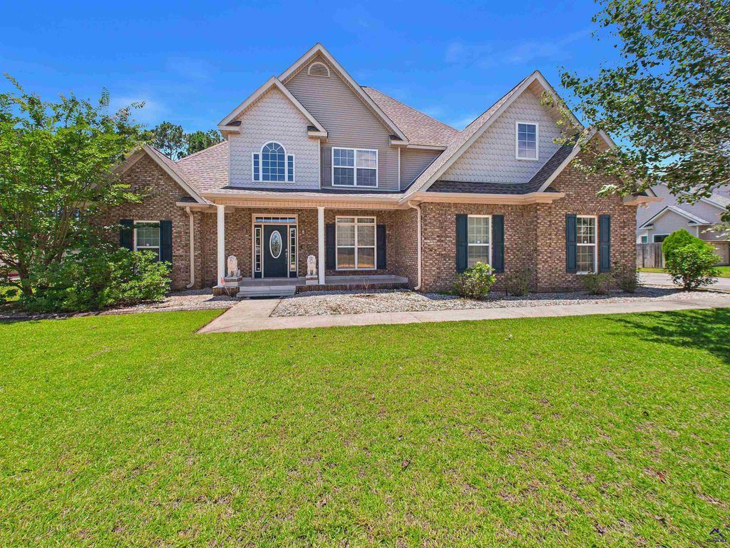 221 Hathersage Drive, Kathleen, GA 31047
