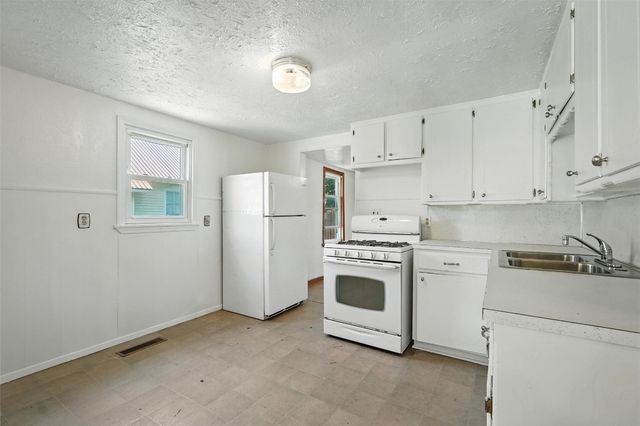 228 N Donald Avenue, El Reno, OK 73036