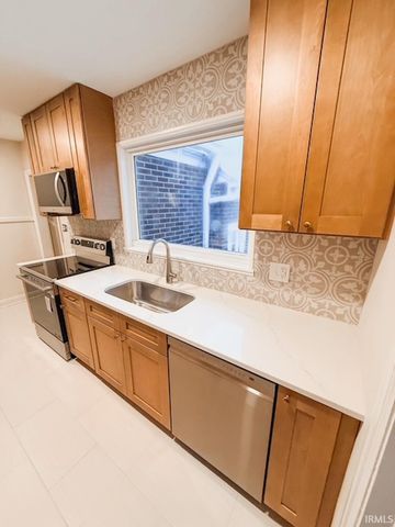 3203 E Blackford Avenue, Evansville, IN 47714