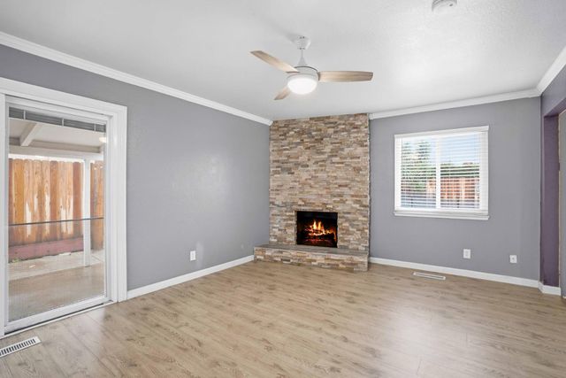 2500 Mira Flores Dr, Turlock, CA 95380