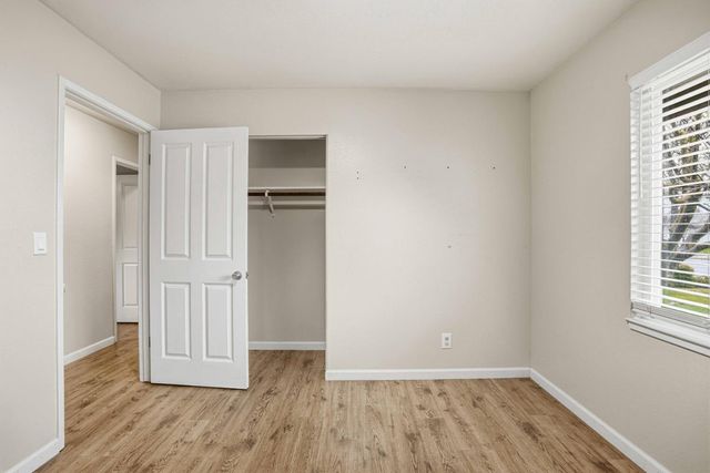 2500 Mira Flores Dr, Turlock, CA 95380