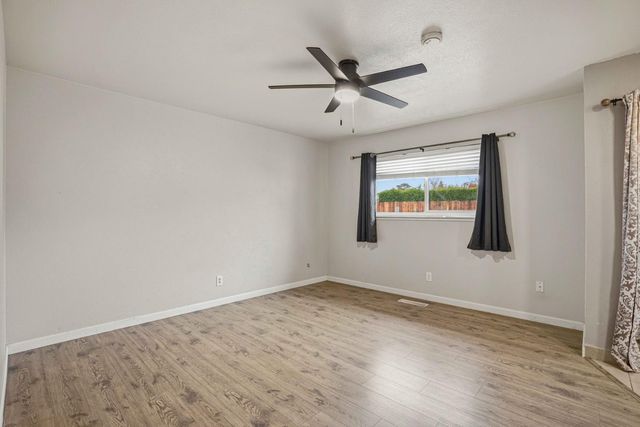 2500 Mira Flores Dr, Turlock, CA 95380