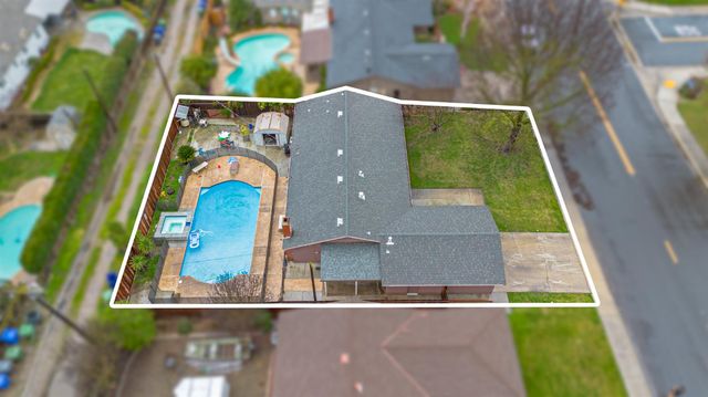 2500 Mira Flores Dr, Turlock, CA 95380