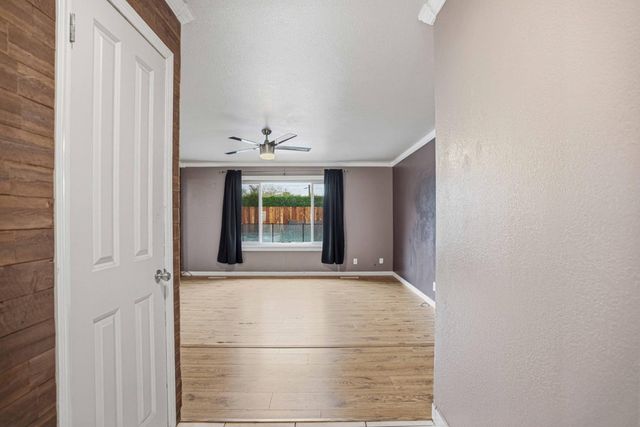 2500 Mira Flores Dr, Turlock, CA 95380