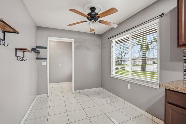 2500 Mira Flores Dr, Turlock, CA 95380