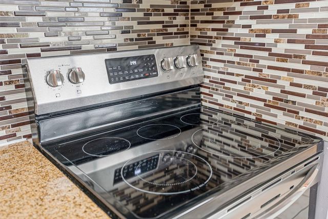 2500 Mira Flores Dr, Turlock, CA 95380