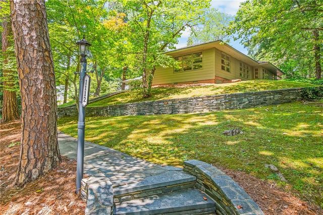 1112 Ferndale Boulevard, High Point, NC 27262