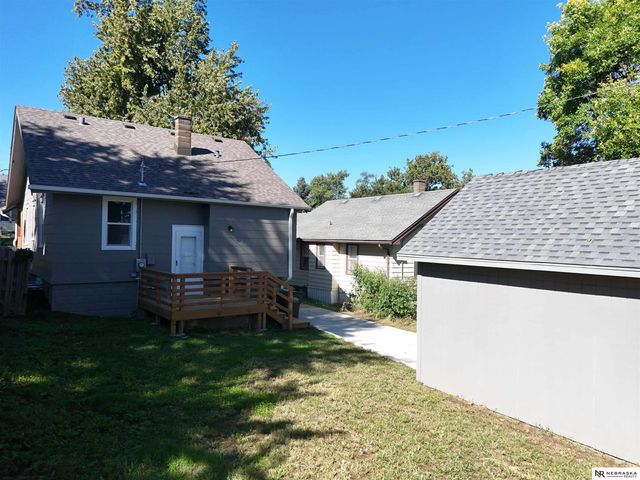 6329 N 33 Avenue, Omaha, NE 68111