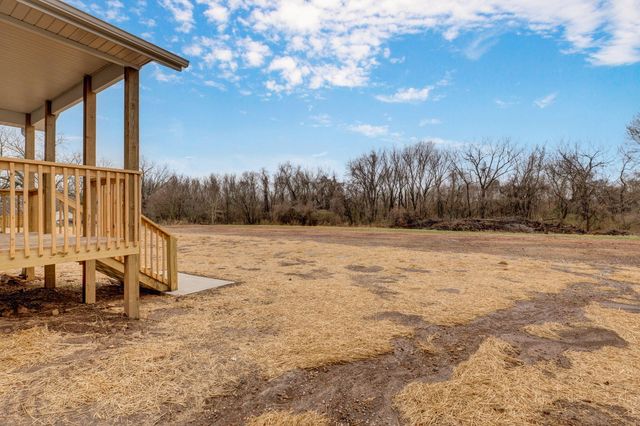 1137b N Dickerson Avenue, Springfield, MO 65803