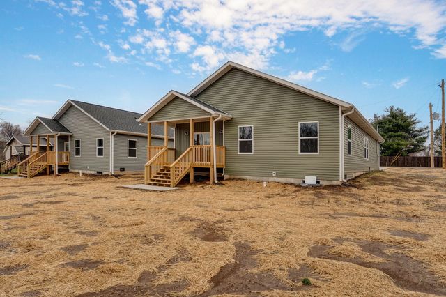 1137b N Dickerson Avenue, Springfield, MO 65803