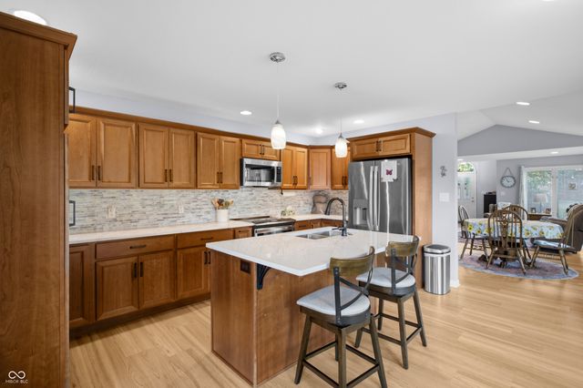 5141 Montpelier Court, Columbus, IN 47203