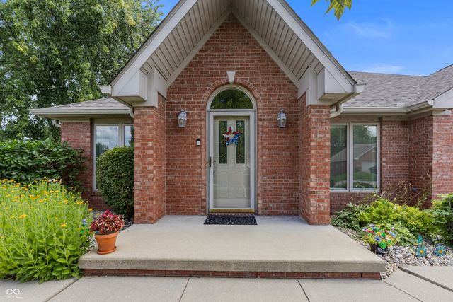 5141 Montpelier Court, Columbus, IN 47203
