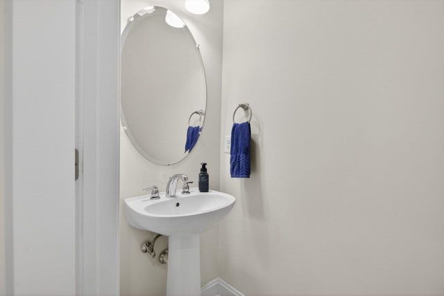 3255 CHARLESTON BLVD, Rockingham, VA 22801