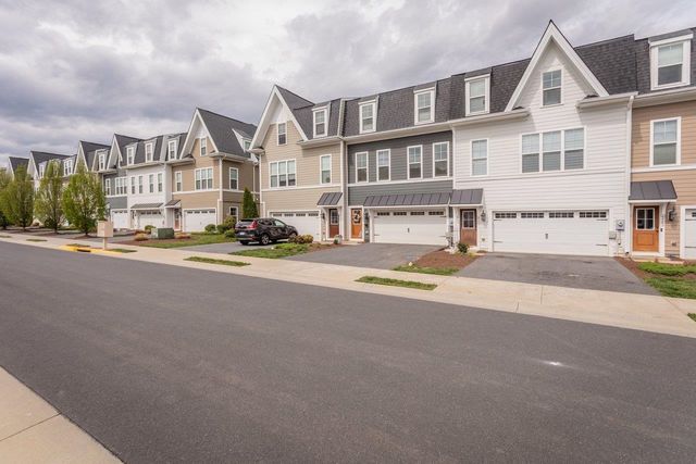 3255 CHARLESTON BLVD, Rockingham, VA 22801