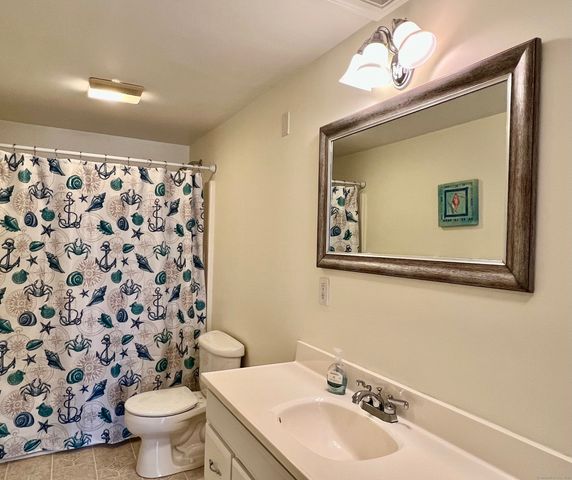 12 Elm Avenue, Westbrook, CT 06498