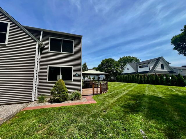 12 Elm Avenue, Westbrook, CT 06498
