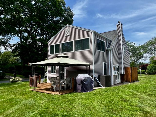 12 Elm Avenue, Westbrook, CT 06498