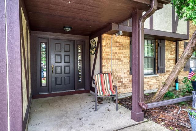 504 Elizabeth Drive 18-B-L, Wood Dale, IL 60191