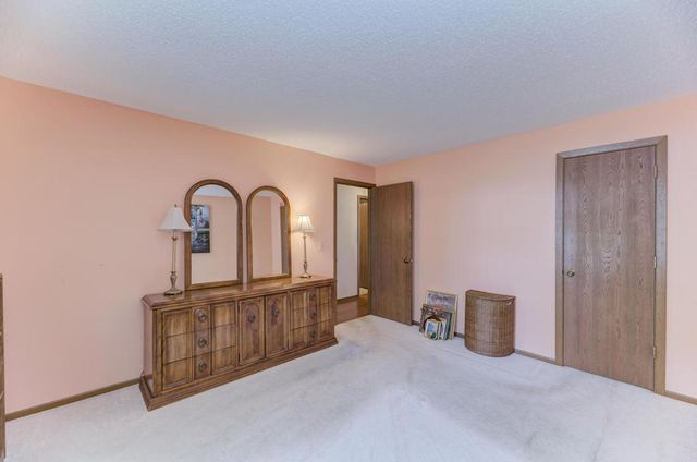 504 Elizabeth Drive 18-B-L, Wood Dale, IL 60191