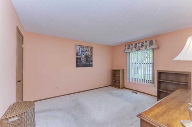 504 Elizabeth Drive 18-B-L, Wood Dale, IL 60191