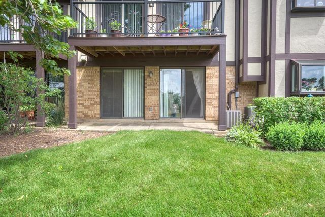 504 Elizabeth Drive 18-B-L, Wood Dale, IL 60191