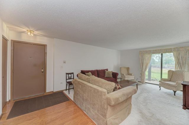 504 Elizabeth Drive 18-B-L, Wood Dale, IL 60191