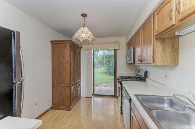 504 Elizabeth Drive 18-B-L, Wood Dale, IL 60191