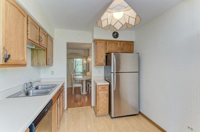 504 Elizabeth Drive 18-B-L, Wood Dale, IL 60191