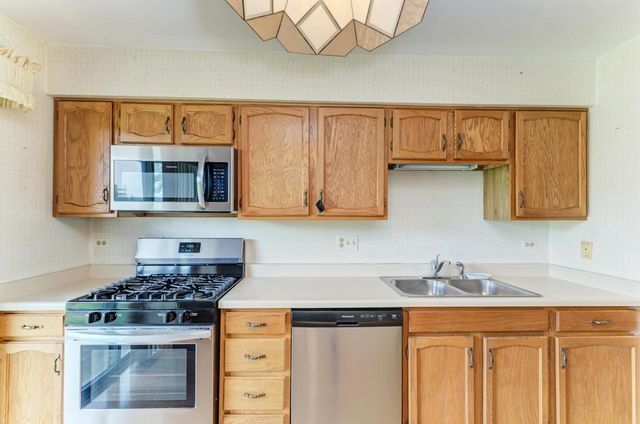 504 Elizabeth Drive 18-B-L, Wood Dale, IL 60191