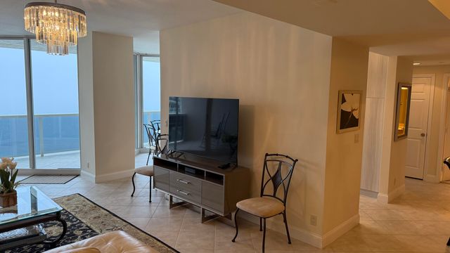 3200 N Ocean Boulevard 2105, Fort Lauderdale, FL 33308