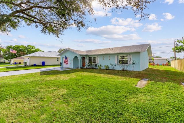 2035 13th Avenue SW, Vero Beach, FL 32962