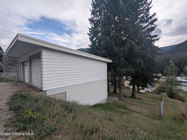 721 Hunter St, Mullan, ID 83846