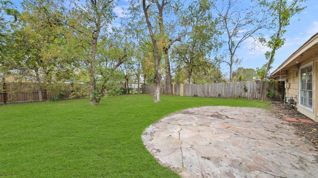 8018 Sharondale Drive, Houston, TX 77033