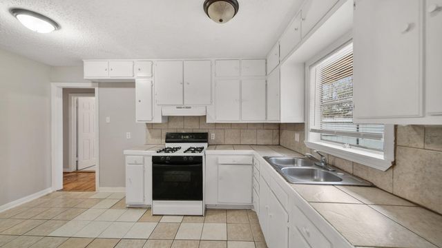 8018 Sharondale Drive, Houston, TX 77033