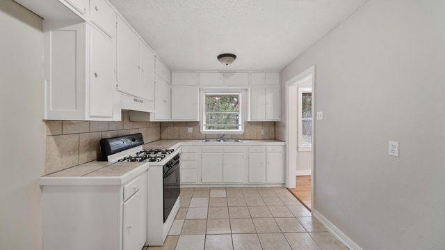 8018 Sharondale Drive, Houston, TX 77033