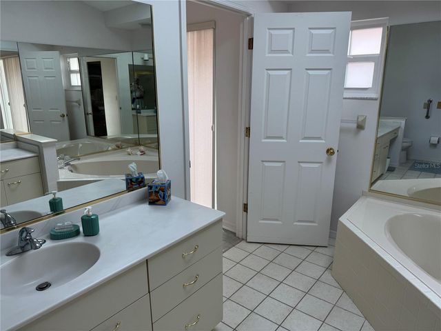 3117 LAKE PARK LANE 15, Sarasota, FL 34231