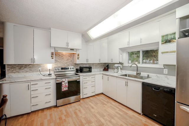 4 Markar Street, Nashua, NH 03060