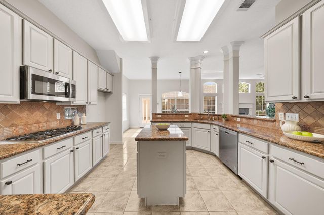 1602 Orlando Street, Friendswood, TX 77546