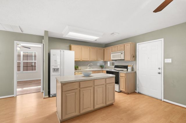 1602 Orlando Street, Friendswood, TX 77546