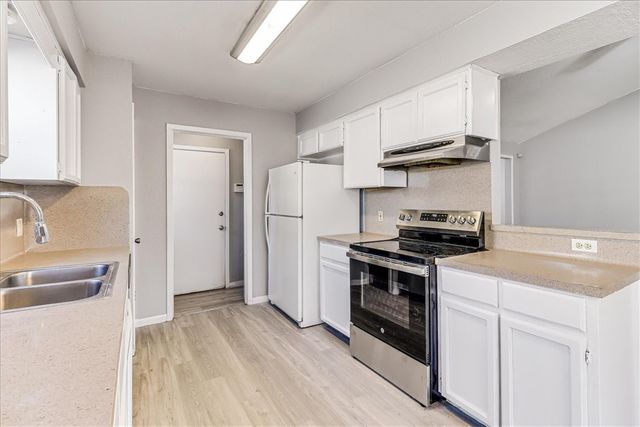6701 Meadowbreeze Pkwy, Corpus Christi, TX 78414