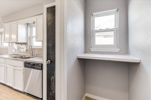 6701 Meadowbreeze Pkwy, Corpus Christi, TX 78414