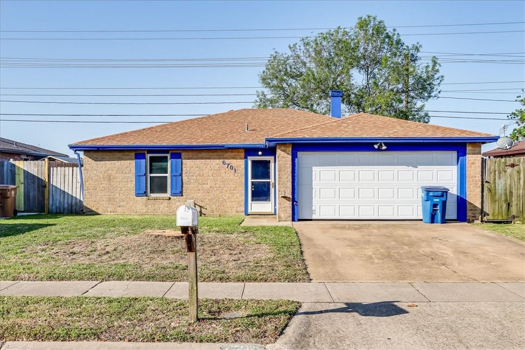6701 Meadowbreeze Pkwy, Corpus Christi, TX 78414