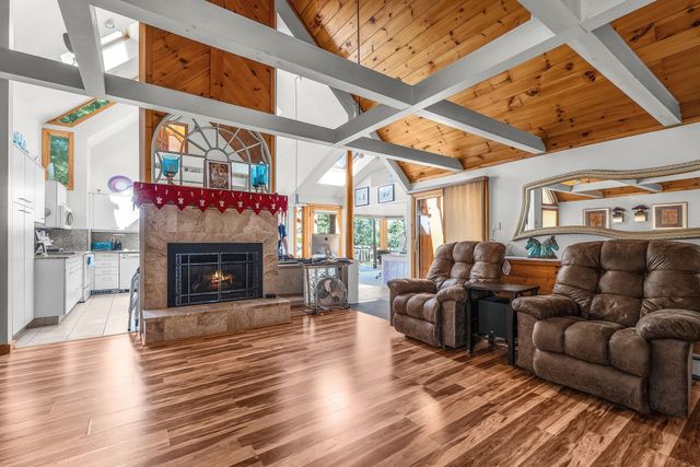 81 Lakeview Blvd, Plymouth, MA 02360
